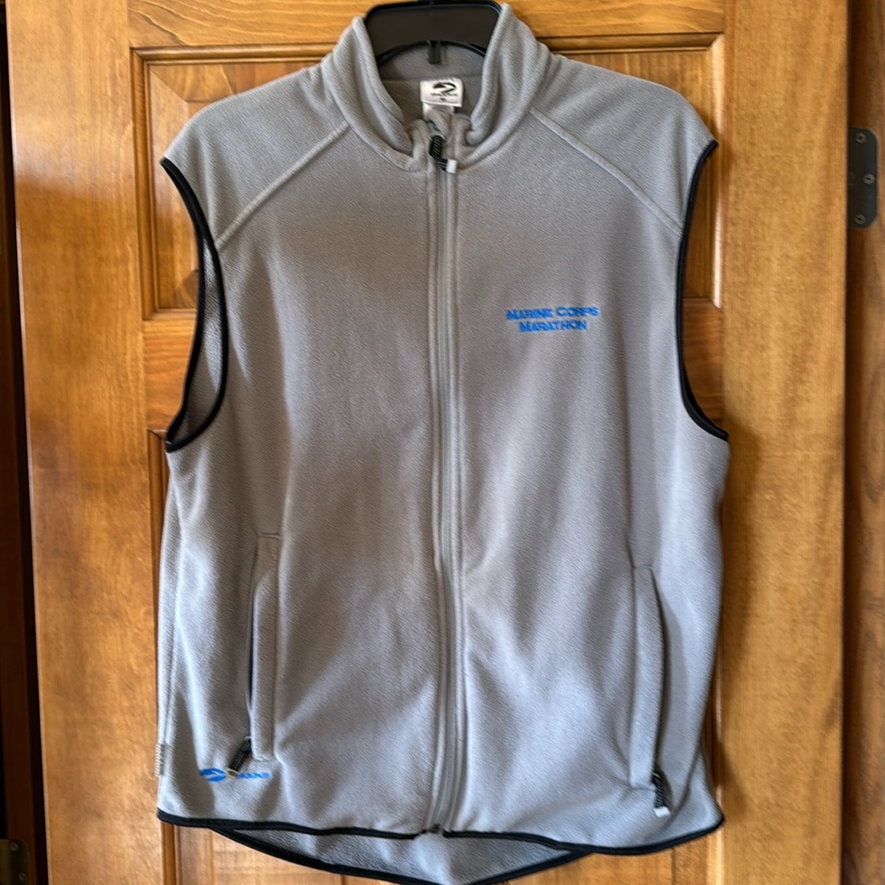 Brooks Fleece vest, Marine corps marathon 2004, gray